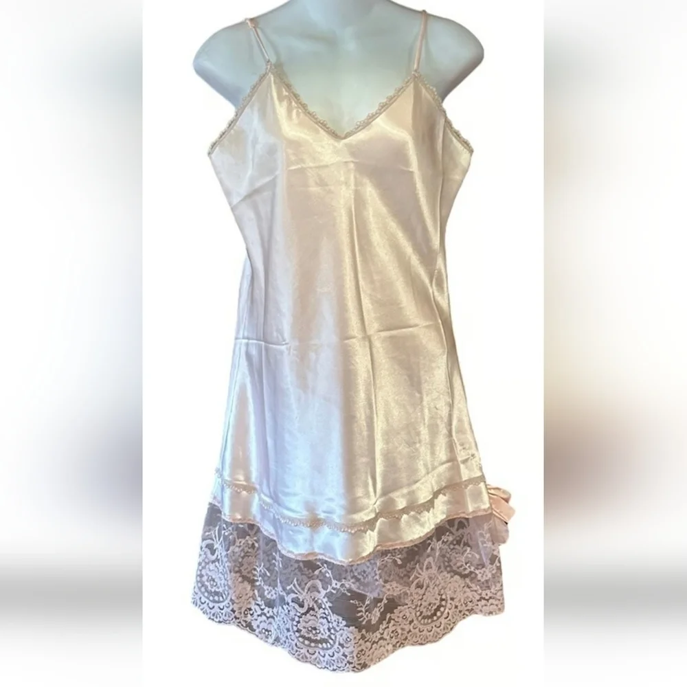 Lady Carmen Vintage Elegant Pink Lace Trim Slip Dress